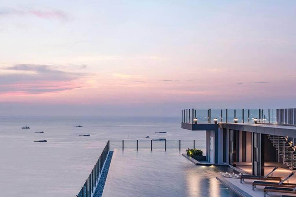 The Base Condo Center Of Pattaya Rooftop Swimming Pool Buitenkant foto