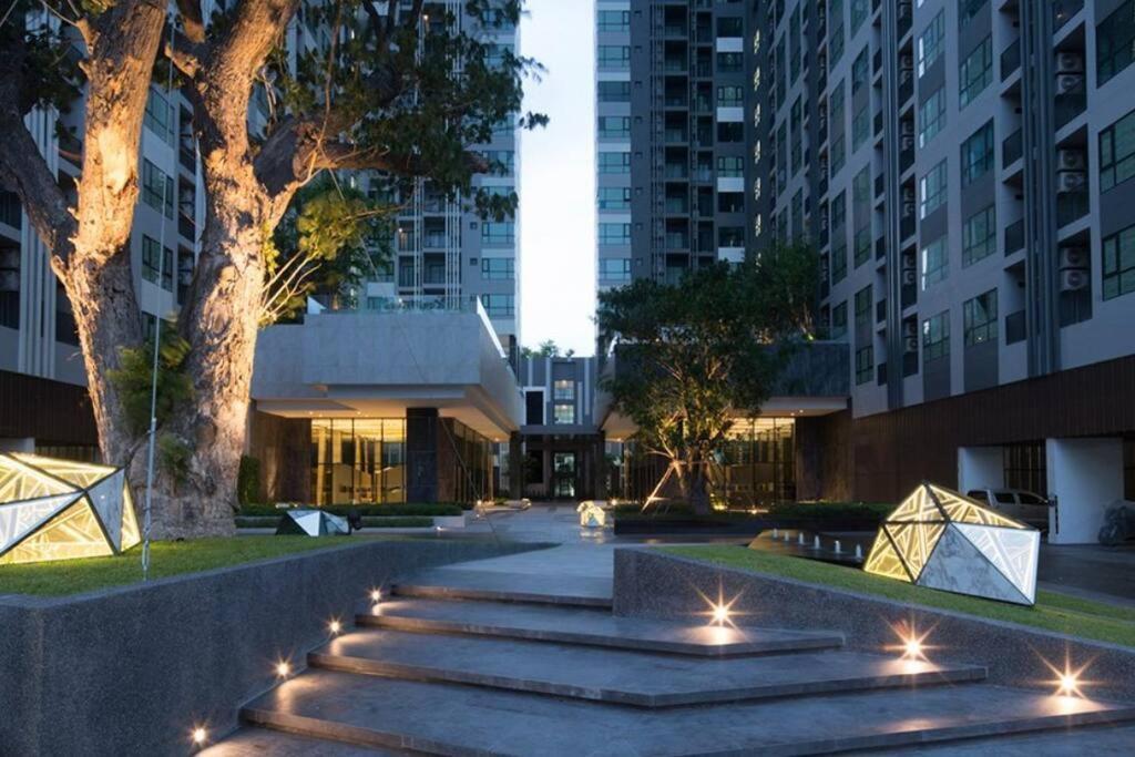 The Base Condo Center Of Pattaya Rooftop Swimming Pool Buitenkant foto