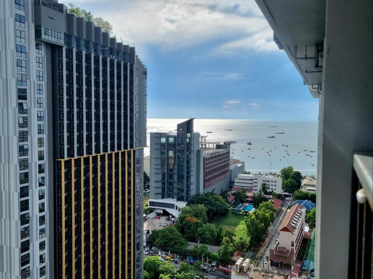 The Base Condo Center Of Pattaya Rooftop Swimming Pool Buitenkant foto