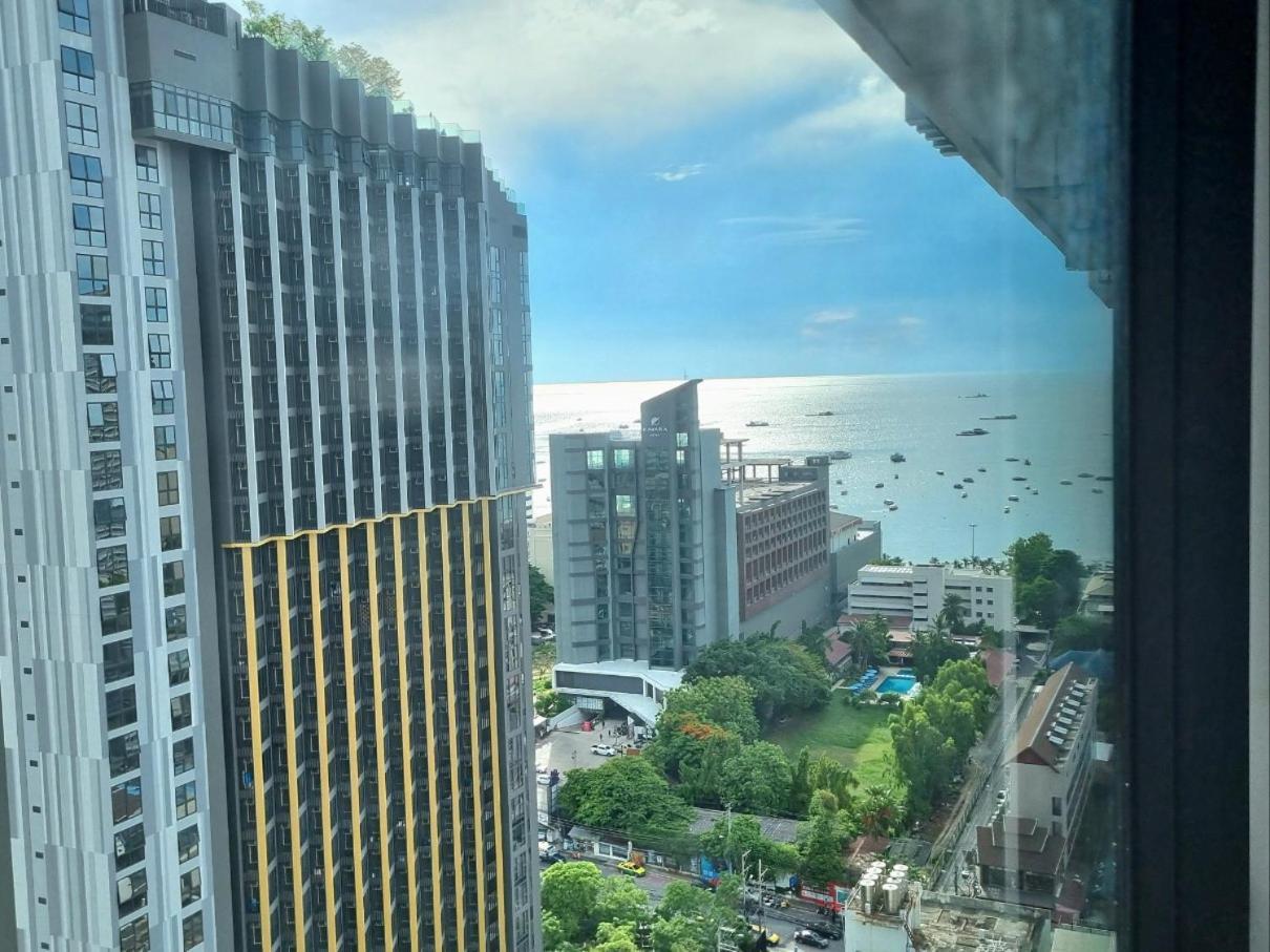 The Base Condo Center Of Pattaya Rooftop Swimming Pool Buitenkant foto