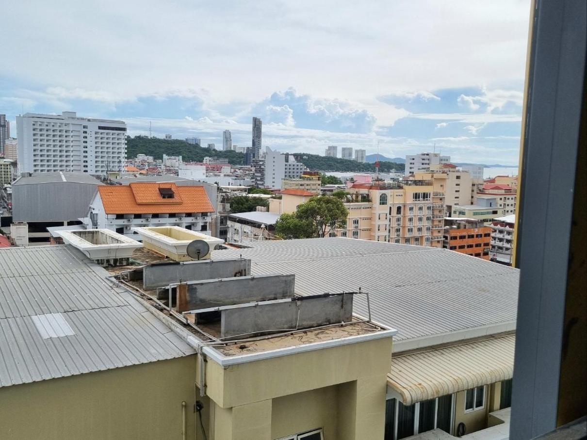 The Base Condo Center Of Pattaya Rooftop Swimming Pool Buitenkant foto
