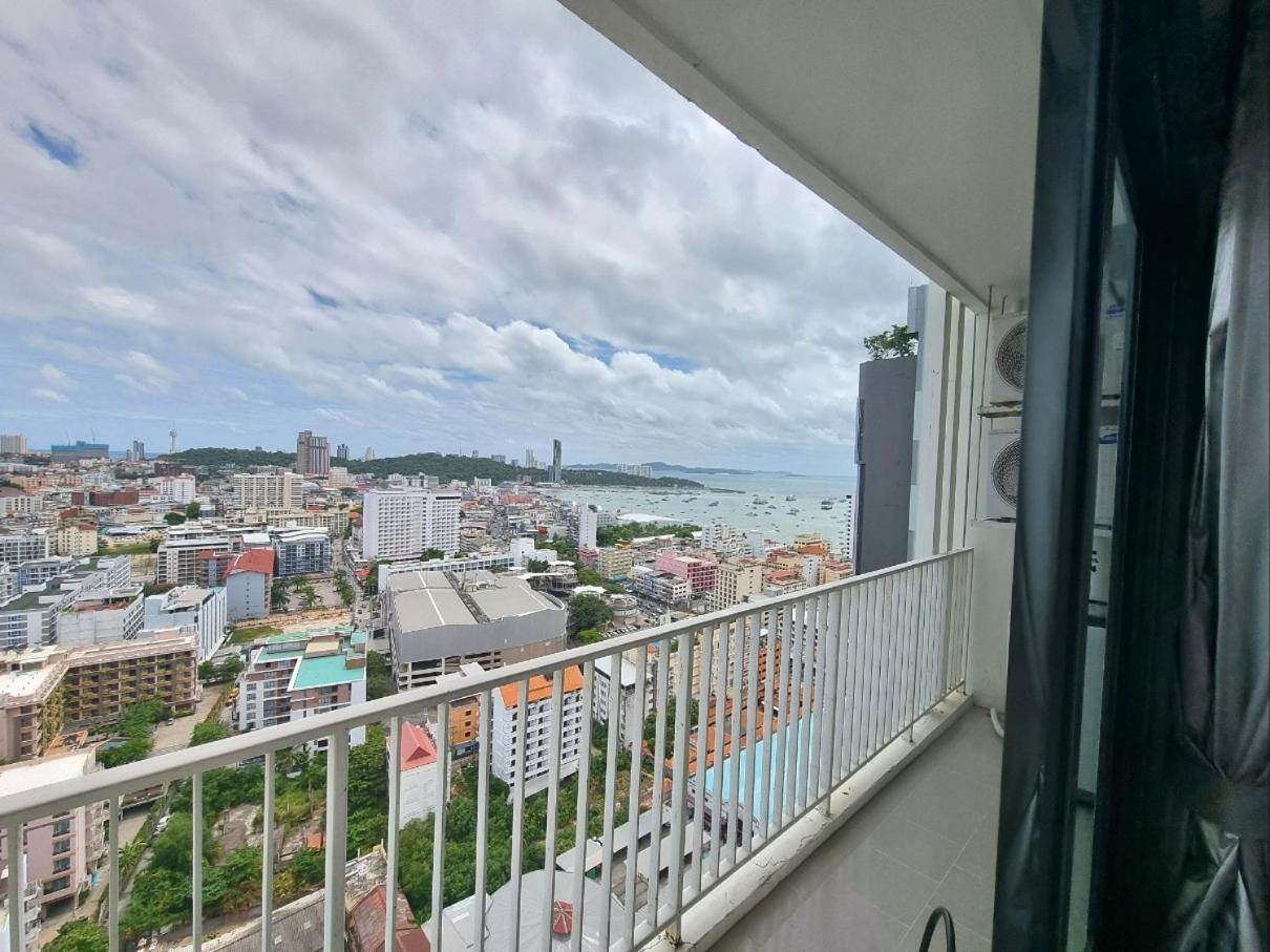 The Base Condo Center Of Pattaya Rooftop Swimming Pool Buitenkant foto