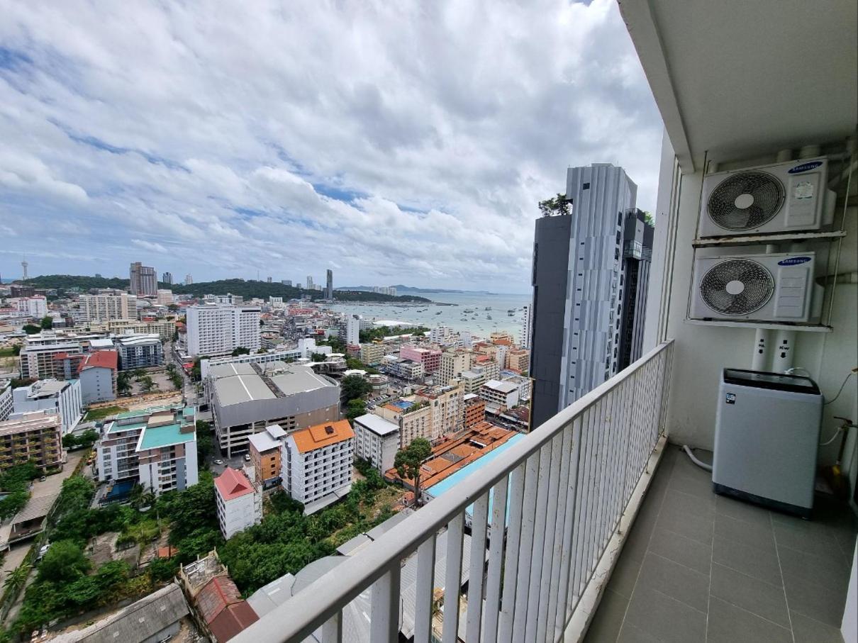 The Base Condo Center Of Pattaya Rooftop Swimming Pool Buitenkant foto