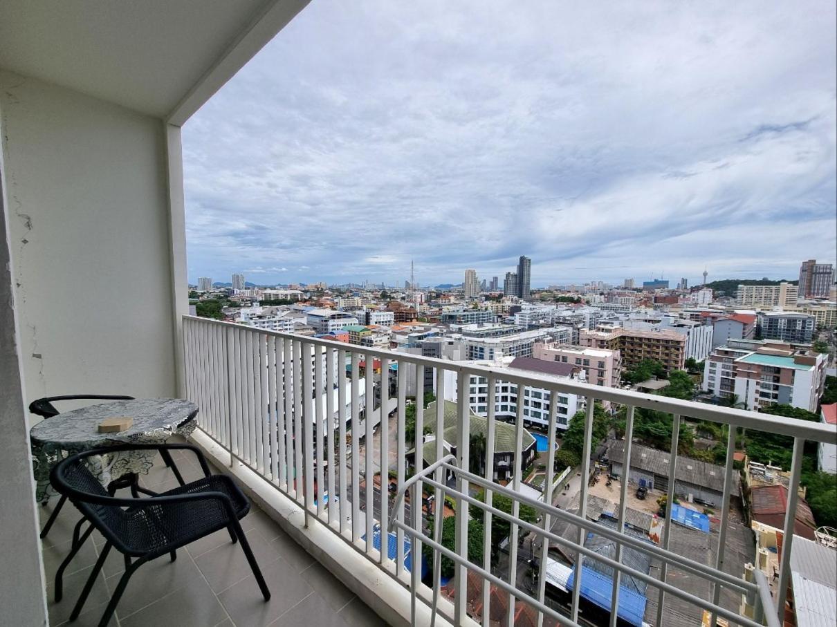 The Base Condo Center Of Pattaya Rooftop Swimming Pool Buitenkant foto