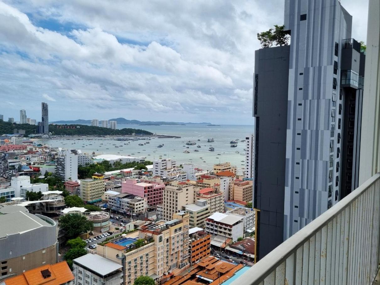 The Base Condo Center Of Pattaya Rooftop Swimming Pool Buitenkant foto