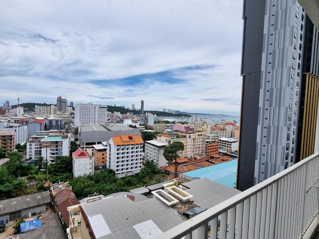 The Base Condo Center Of Pattaya Rooftop Swimming Pool Buitenkant foto