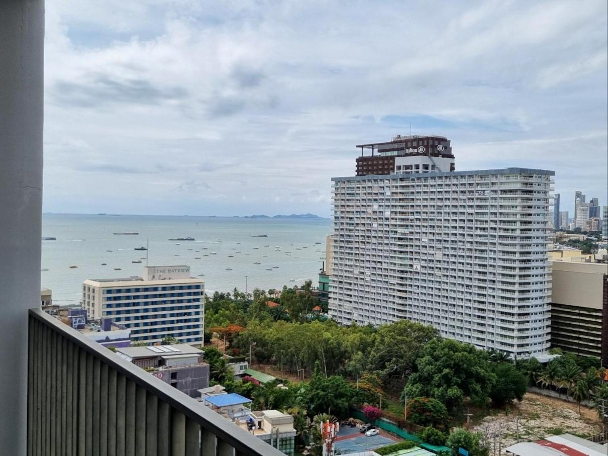 The Base Condo Center Of Pattaya Rooftop Swimming Pool Buitenkant foto